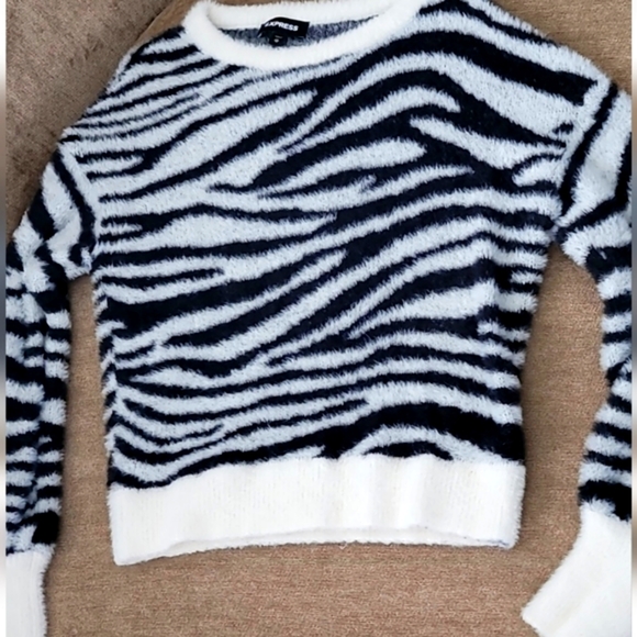 Express Sweater NWOT - Picture 13 of 13